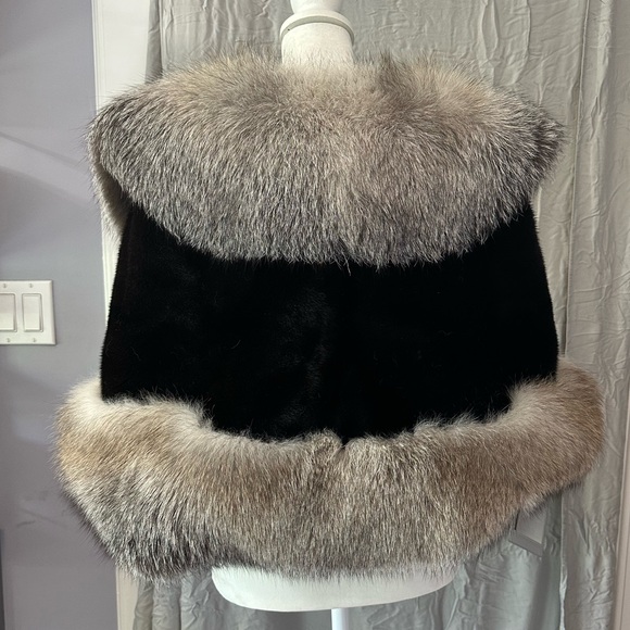 Flemington Furs Dyed Ranch Mink - Picture 3 of 3